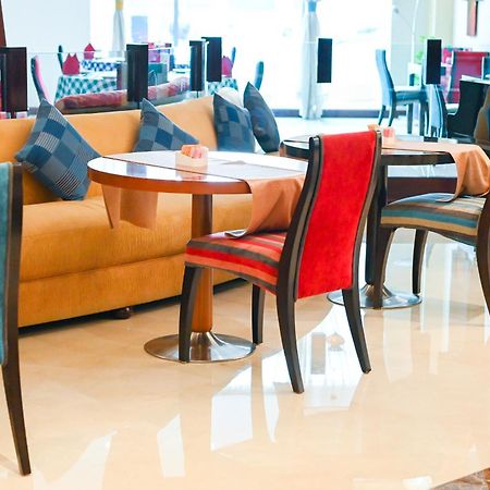 City Seasons Hotel & Suites Maskat Exteriér fotografie
