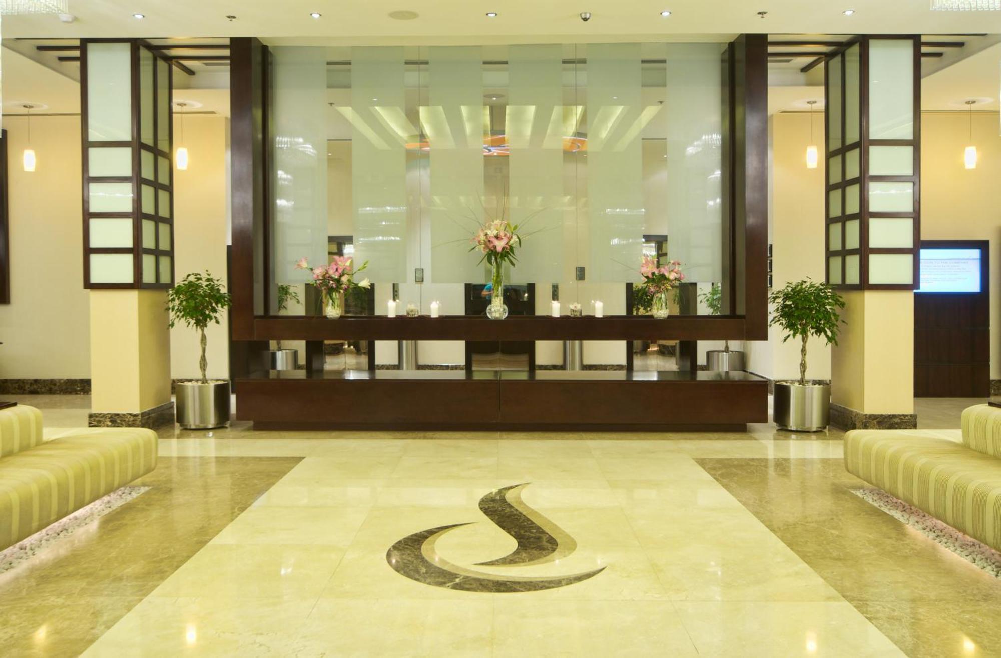 City Seasons Hotel & Suites Maskat Exteriér fotografie