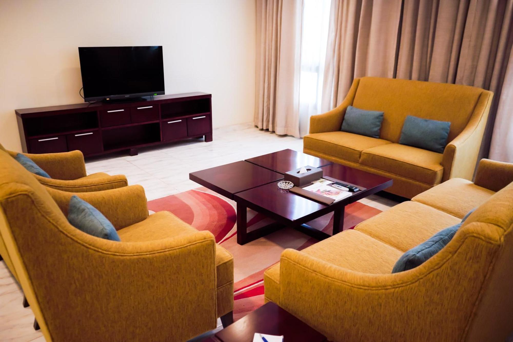 City Seasons Hotel & Suites Maskat Pokoj fotografie