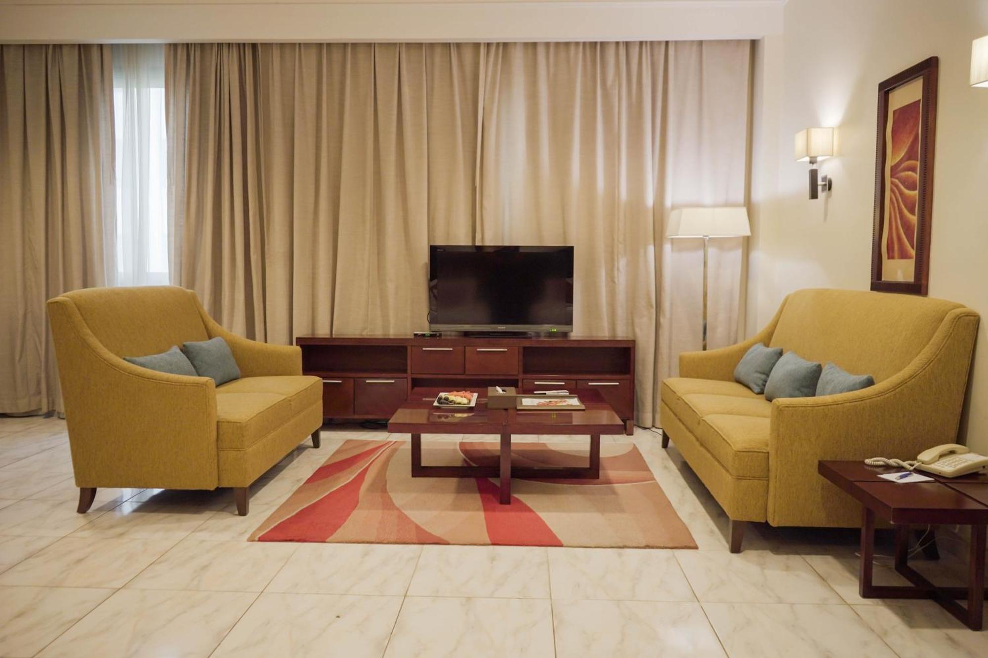City Seasons Hotel & Suites Maskat Pokoj fotografie