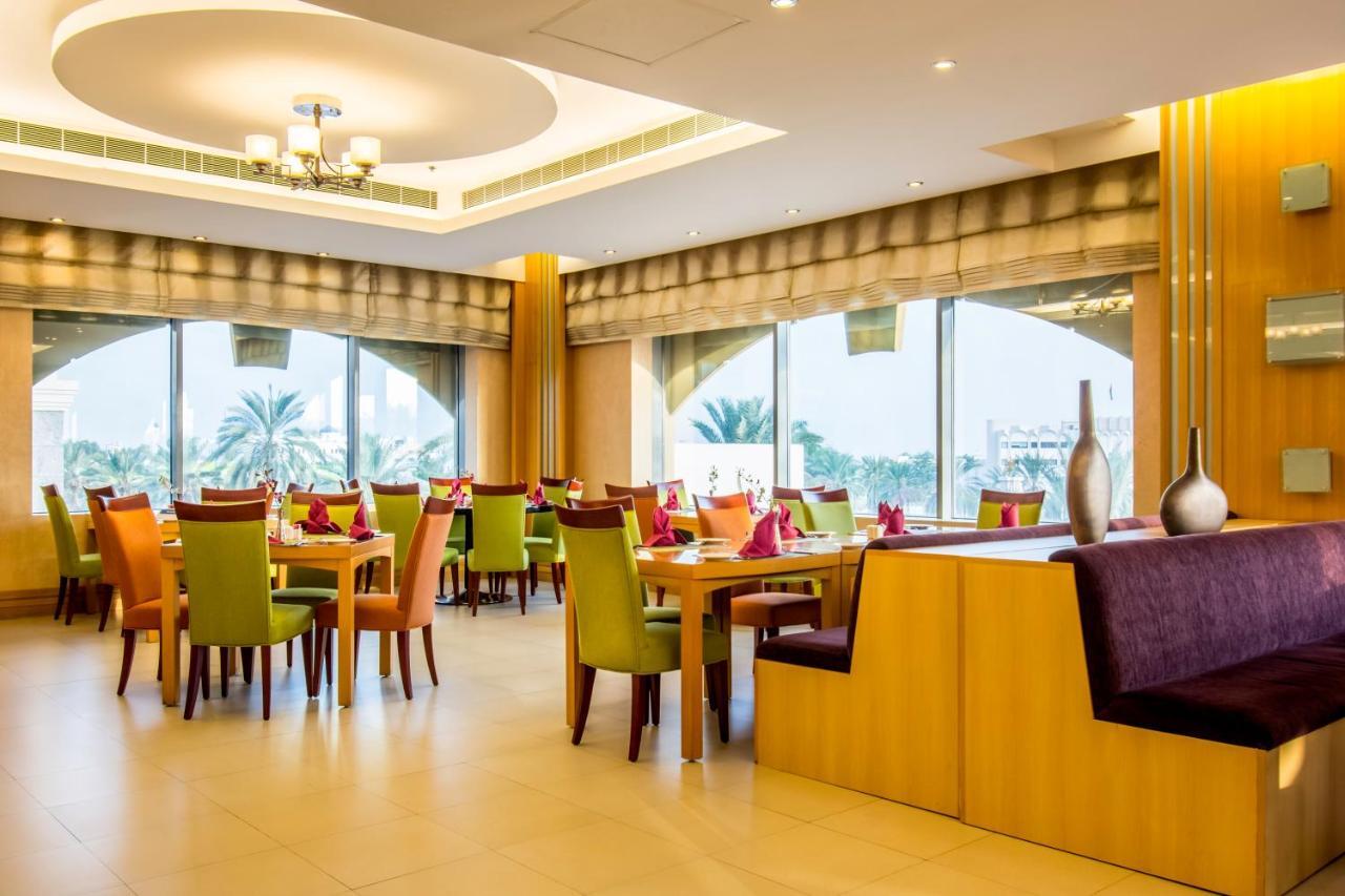 City Seasons Hotel & Suites Maskat Exteriér fotografie